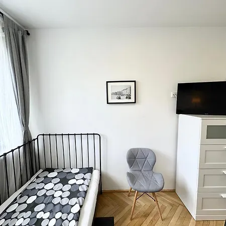Kamienna Gora Appartement